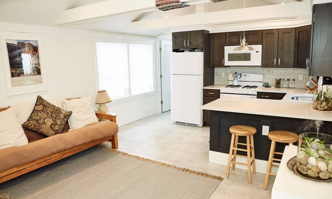 Queens House | Orcas Beach Oasis Bungalow