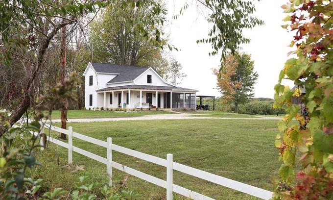 Fennville House | Orchard Hill Farm in Saugatuck Near Beaches