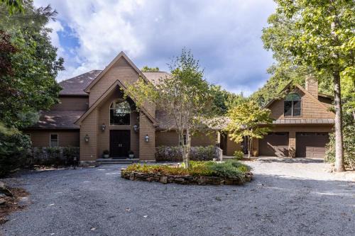 Nellysford House | Orchard House with Wintergreen Advantage