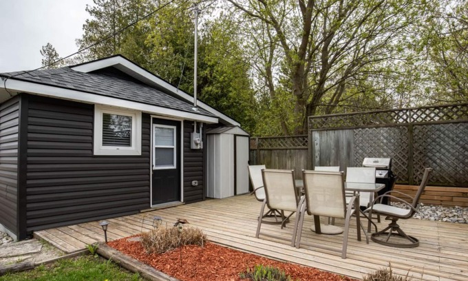 Sauble Beach Cottage | Orchid Bliss- Cute & cozy cottage by the beach