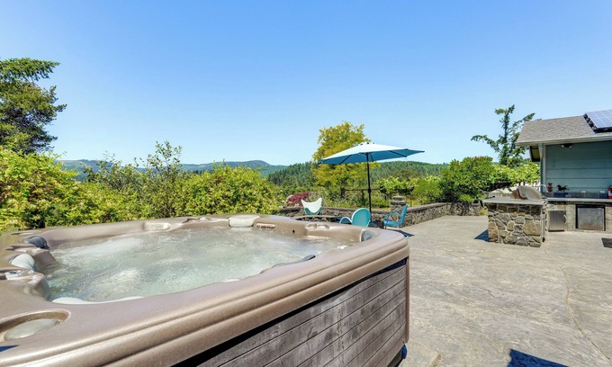 Marcola House | Oregon Farmhouse Hideaway on 53 Acres