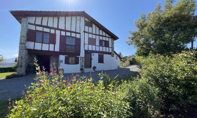 Saint-Pee-sur-Nivelle House | Orgabidea - Saint-pee-sur-nivelle