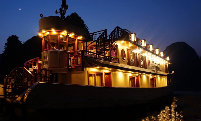 Bai Chay Boat Rental | Oriental Sails