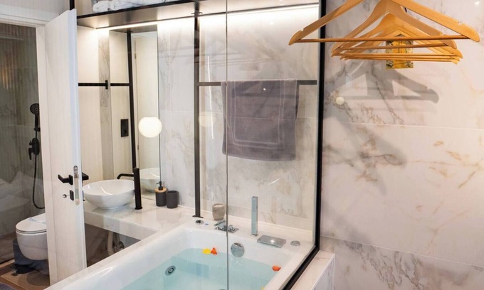 Thessaloniki City Centre Condo | Orietta Suite