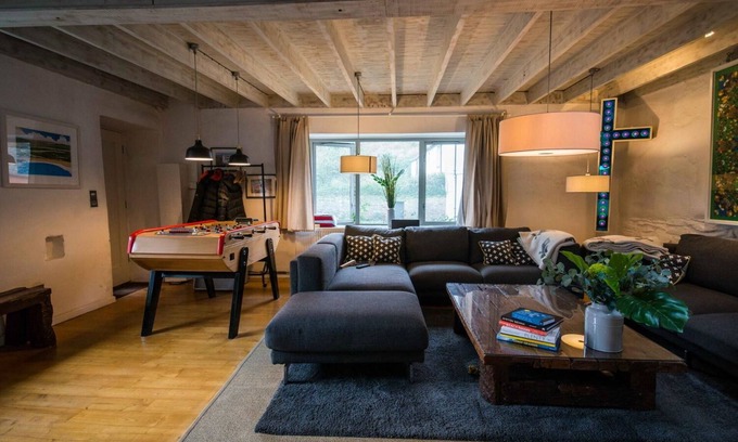 Port Gaverne House | Original Fishing Cellar - Port Gaverne (40m from beach)