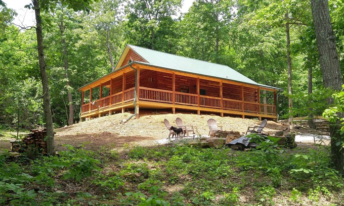 Compton Cabin | Original log cabin with modern comfort