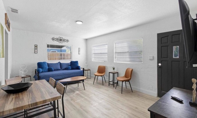 Orlando House | Orlando 2BR Escape | Patio + Comfort for 6 Guests