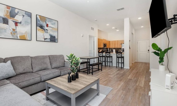 Florida Center Apartment | Orlando 2BR Retreat 3 Beds Near Disney/Universal