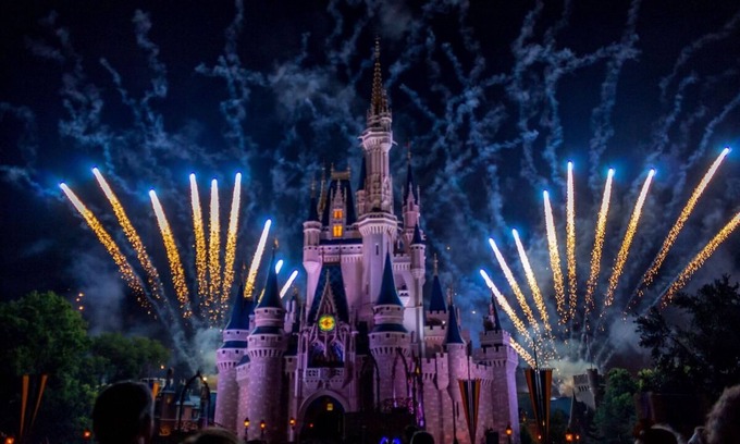 West Kissimmee Hotel | Orlando's Best: 3 Magical Rooms w/Free Breakfast, Pools & Theme Park Access