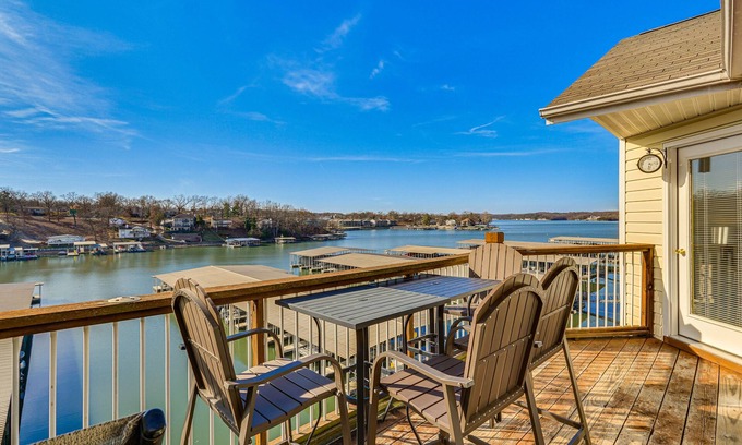 Osage Beach Condo | Osage Beach Condo: Boat Slip & Pool Access!