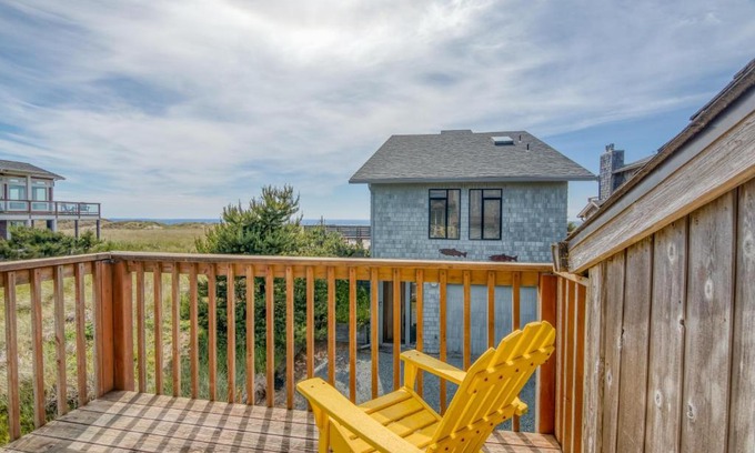 Manzanita House | Osborne Beach House MCA 139 - Meredith Lodging
