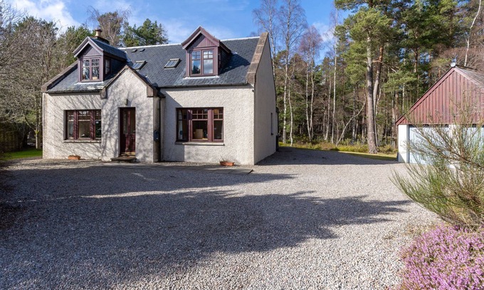 Nethy Bridge House | Osprey House by Interhome