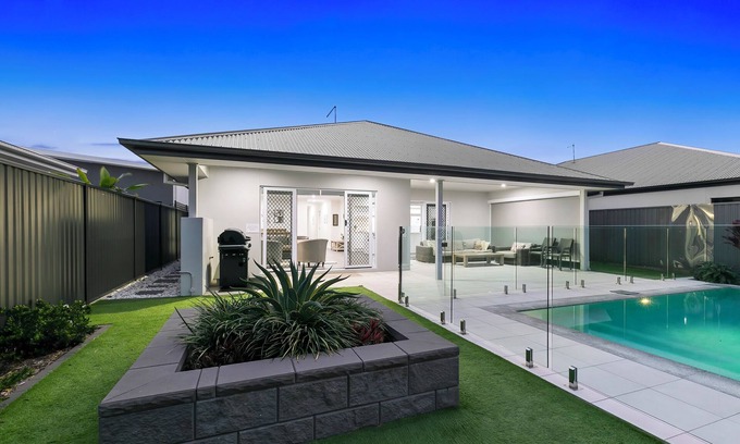 Banksia Beach House | OSPREY ISLAND RETREAT