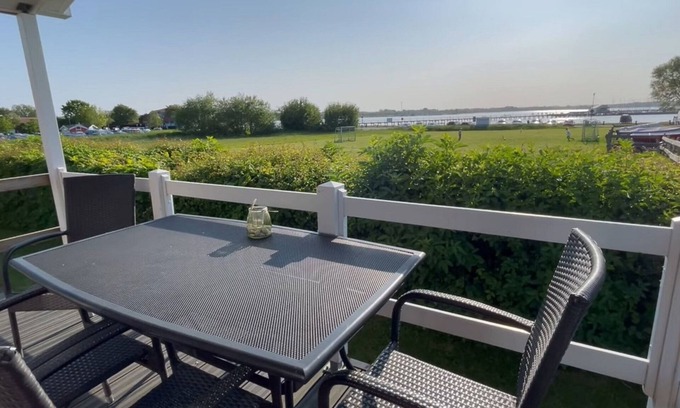 Gelting House | Ostseechalet Kompass - Direkter Meerblick, Überdachte Terrasse, Parkplatz, Wlan