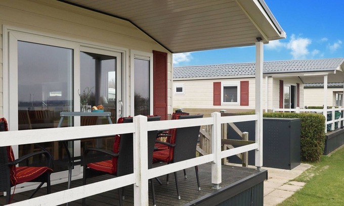 Gelting House | Ostseechalet Strandmuschel - Direkter Meerblick, Überdachte Terrasse, Parkplatz