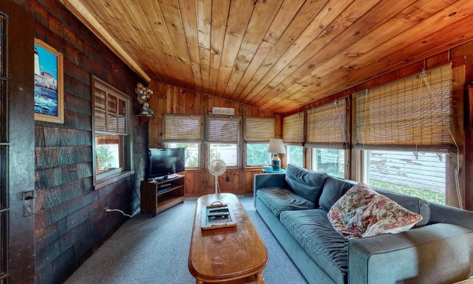 York Beach House | Otis Cottages