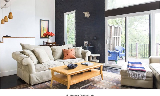 Walnut Hills House | OTR Luxury & Decks for Weekday Biz or Weekend Fun! Now with Baby Stations!