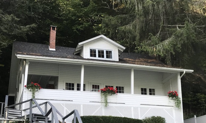 Cooperstown - Otsego Lake Cottage | Otsego Lakefront Cottage - Sleeps 6
