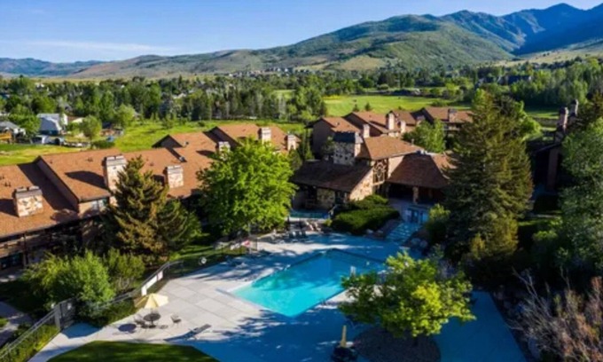Wolf Creek Condo | Our Happy Place - A Four Season Mountain Getaway in Beautiful Eden, Utah