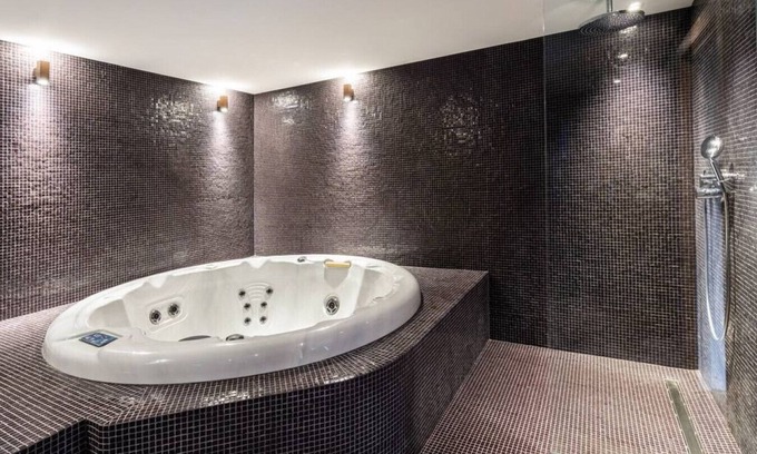 Meribel Village Ski Chalet | Ourson - Chalet Méribel Village - Spa & Hammam