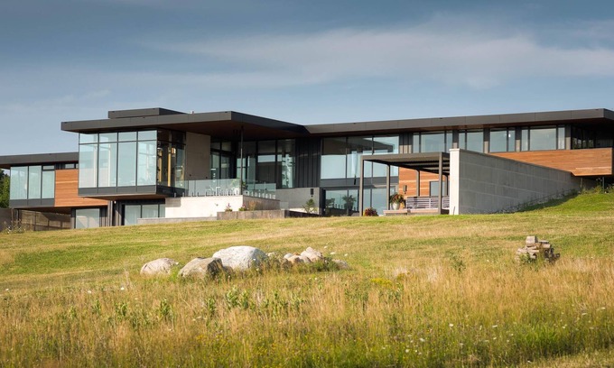 The Blue Mountains House | Out of this world LA inspired home near Thornbury with studio! 6bdrm 6bath!
