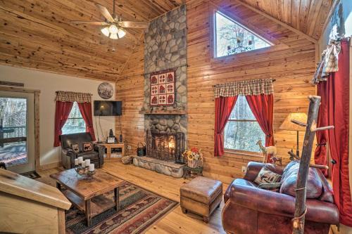 Sautee Nacoochee House | Outdoor Adventure - Charming Cabin with Hot Tub