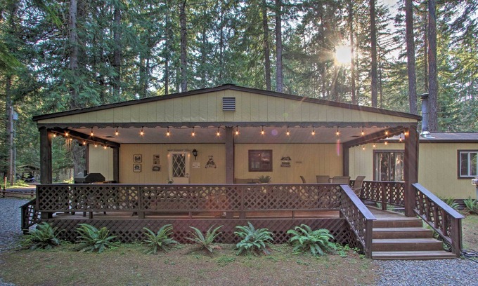 Ashford Cabin | Outdoor Hub w/ Fire Pit: 1 Mi to Mt Rainier NP!