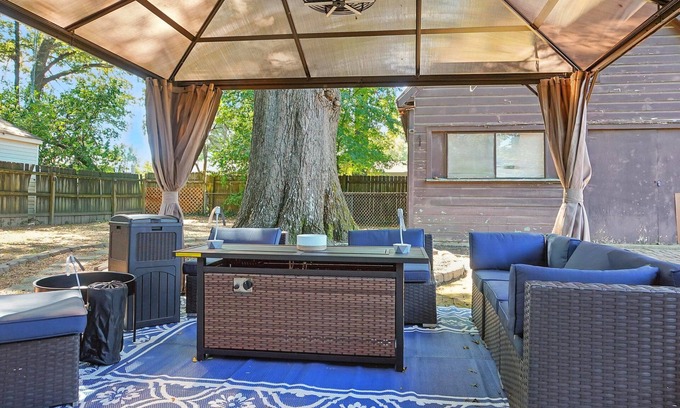East Memphis House | Outdoor Oasis! Connected to Green Line & Shelby Farms