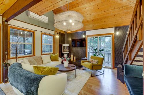 Nevada City House | Outdoor Oasis Modern Nordic Cottage By Lake!
