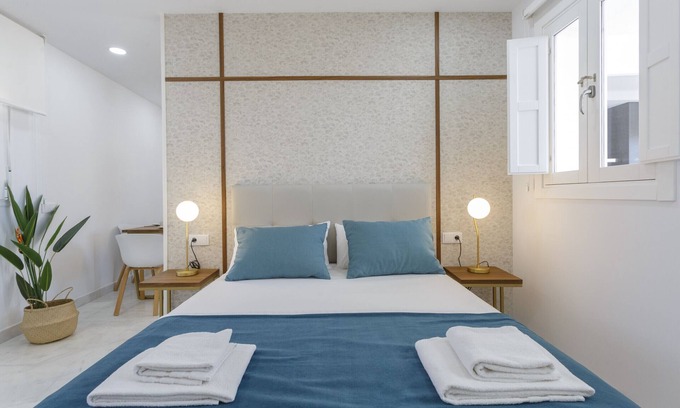 Old Town Apartment | Outdoor studio without terrace - BRUJULA by Cadiz4Rentals