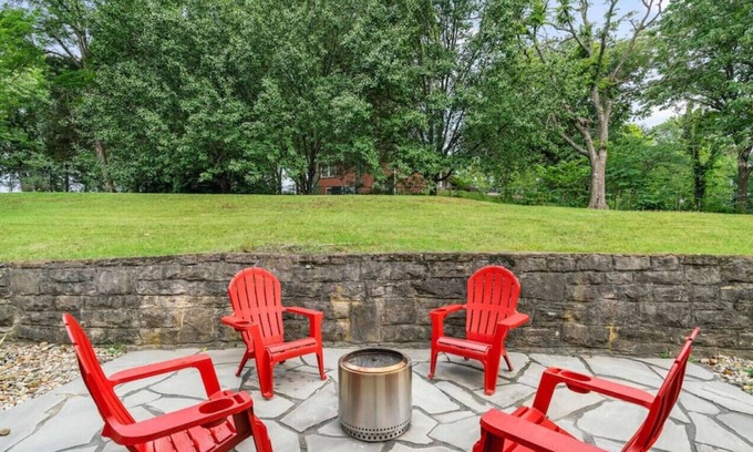 Madison Apartment | Outdoors Space with Nash Access!