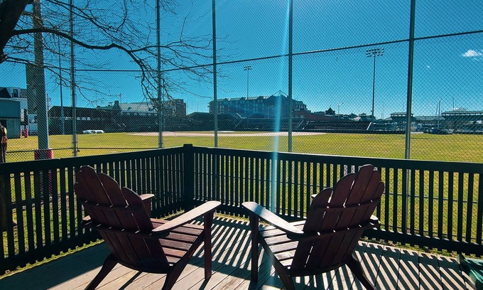 Off Broadway House | Outfield Retreat