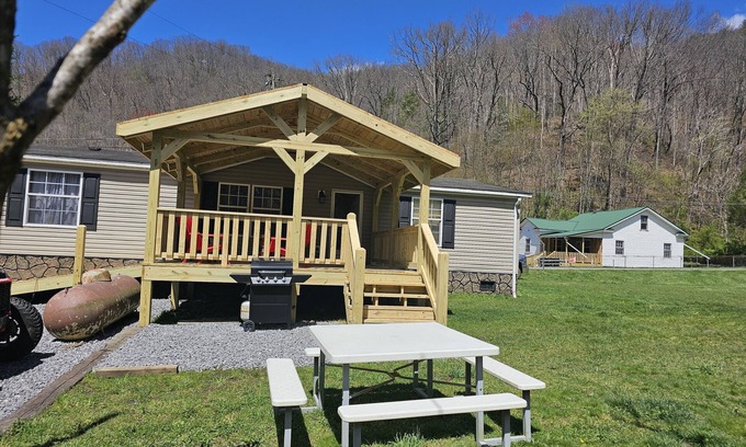 Northfork House | Outlaw House2 "Jake's place "