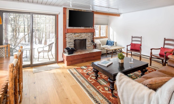 Moose Wilson Road Condo | Outpost: Hollyhock 2011