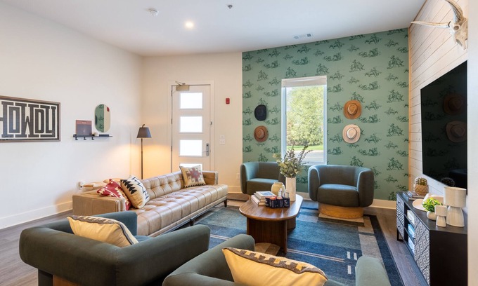 Five Points House | Outrider 1018 by AvantStay | Close to Downtown, Broadway | Outdoor Space