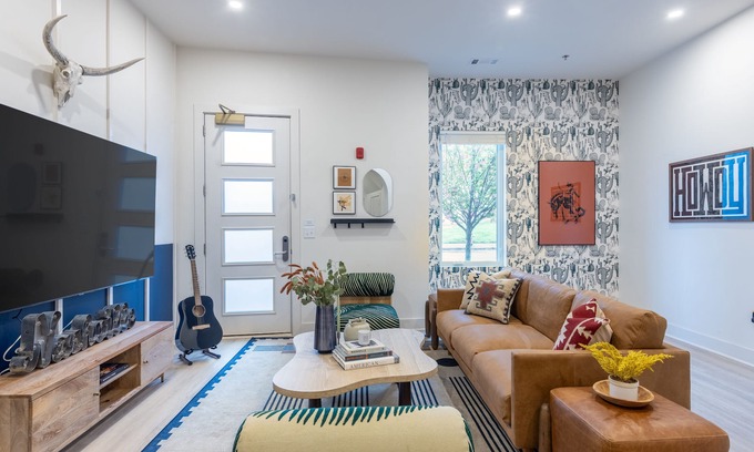 Five Points House | Outrider 102 by AvantStay | Private Balcony | Near Downtown, Close to Broadway