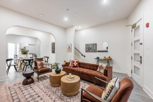 Five Points Apartment | Outrider 111 by AvantStay 5 Minutes to Broadway