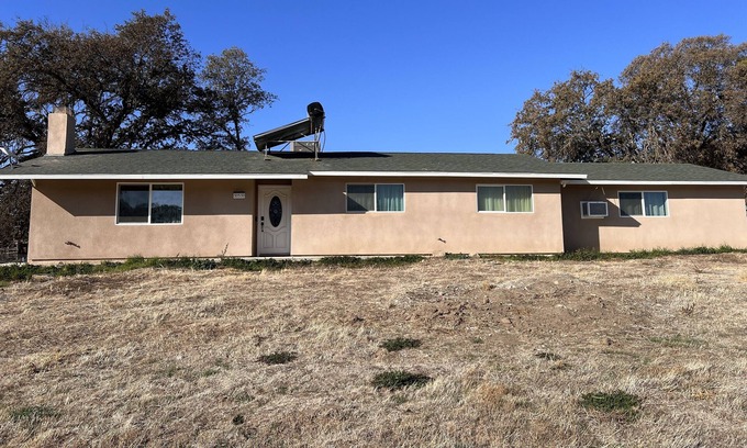 Squaw Valley Other | Outskirts of Sierra Foothills, 30 minutes from Sequoia National Forest!