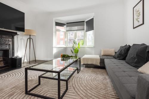 Camden Town with Primrose Hill Apartment | Outstanding 2 Bed Apartment in Central Camden Sleeps 6