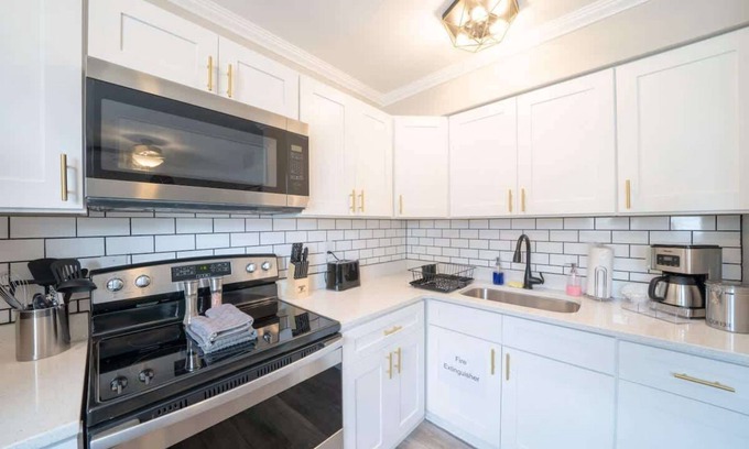 East Ocean View Apartment | OV Mosaic - Bloom Suite