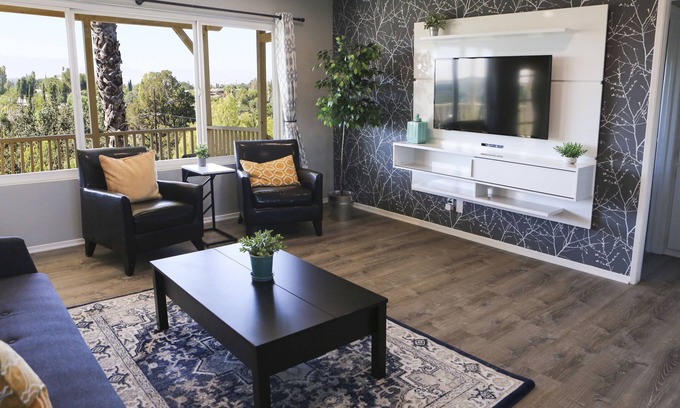 Thousand Oaks House | Over the Oaks - Great View - Whole Home - Stylish