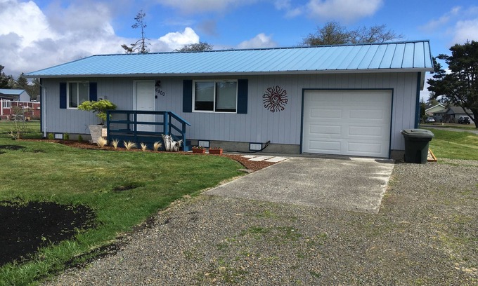 Ilwaco House | Over the river and to the beach