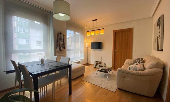 Las Campas y San Claudio Apartment | Oviedo Soja City, apartamento a minutos del centro