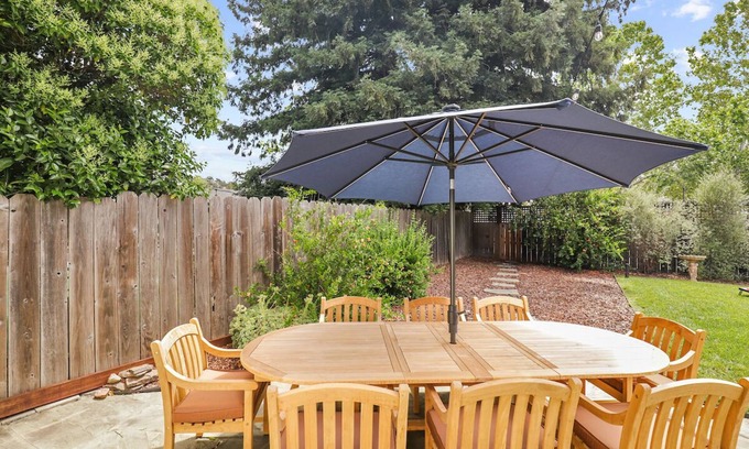 Alta Heights Apartment | Oxbow quiet sabbatical get away.