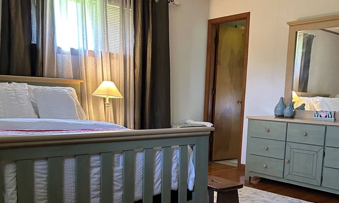 Oxford House | Oxford’s own Ms. Virginia’s, located in Taylor, MS, warmly welcomes you & yours!