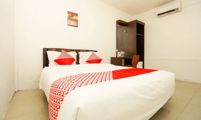 Surabaya Hotel | OYO 1102 Griya Aisyah Syariah 1