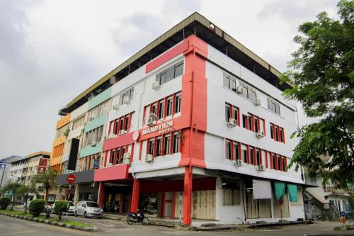 Sibu Hotel | OYO 1173 Mandyrin Hotel