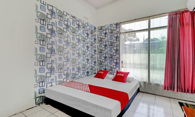 Cileunyi Hotel | OYO 90621 Pondok 23