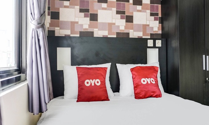 Karawang Hotel | OYO 91646 fio colombus residence