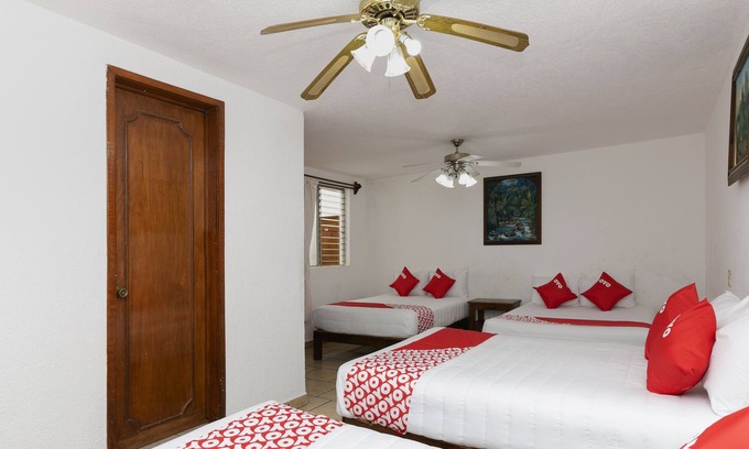 Centro Hotel | OYO Hotel Continental, Uruapan